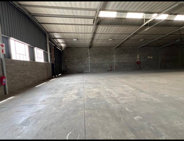 994M² WAREHOUSE TO LET IN KYA SANDS